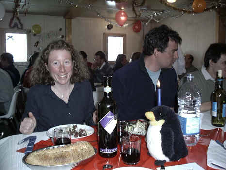 Xmas03-2.JPG (134841 bytes)